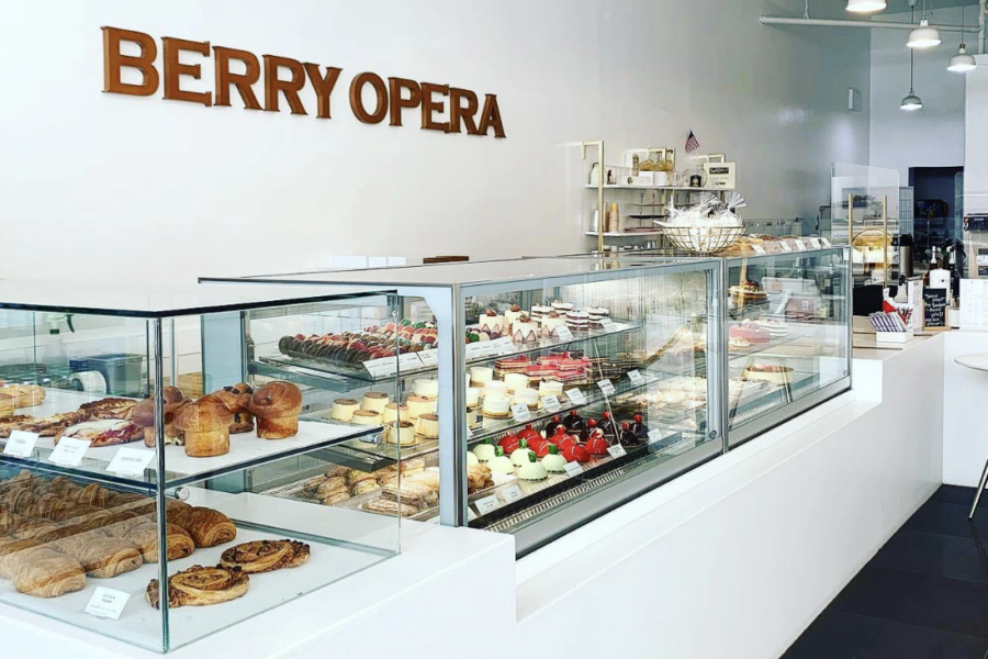 Oui Berry Pasadena on South Lake Avenue